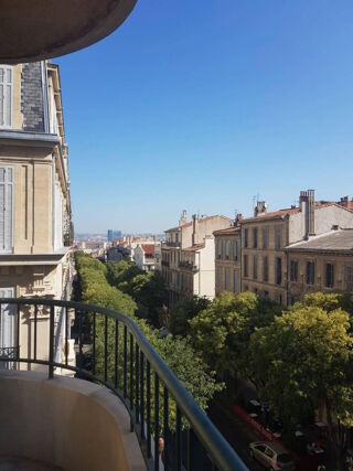 Location Appartement Beau T2 meublé 60m² spacieux et lumineux Marseille 6
