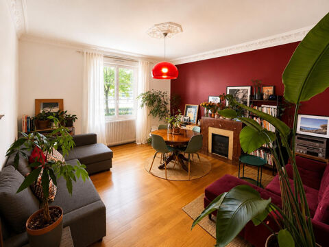   Chambre spacieuse et salon dans bel appartement 