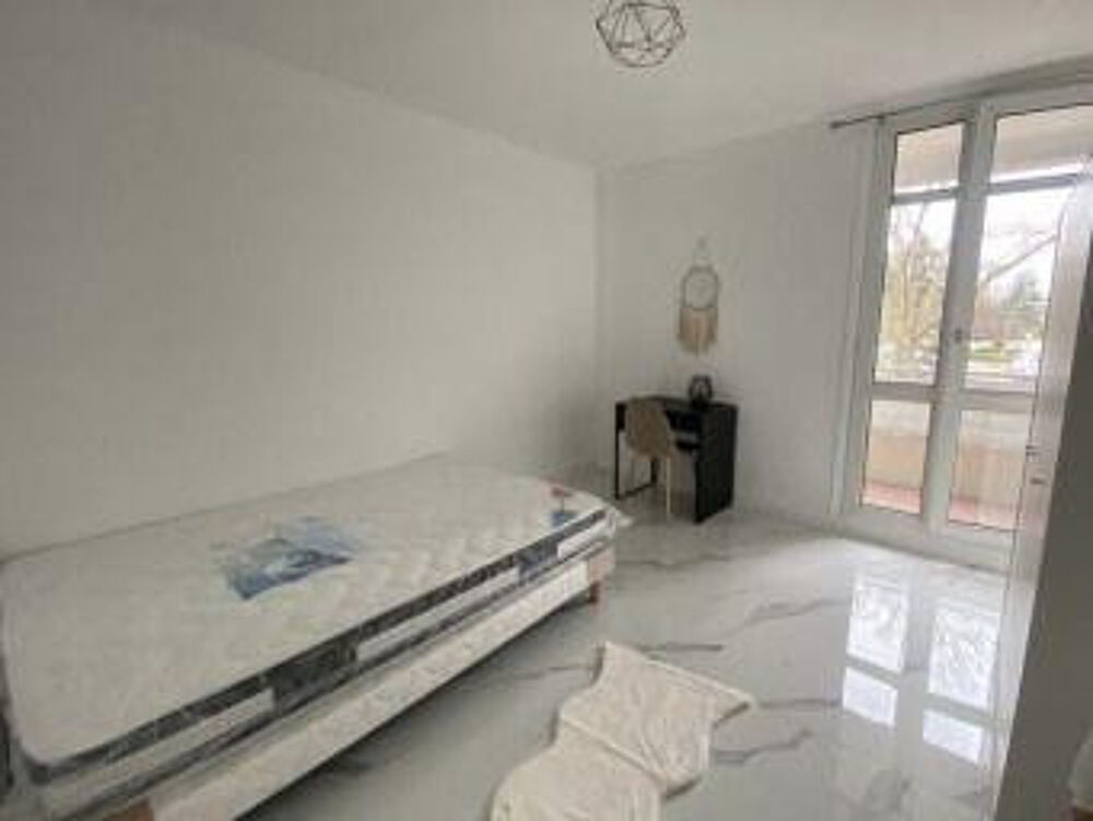 Location Appartement Colocation pour 5 de 100m² refait à neuf Massy