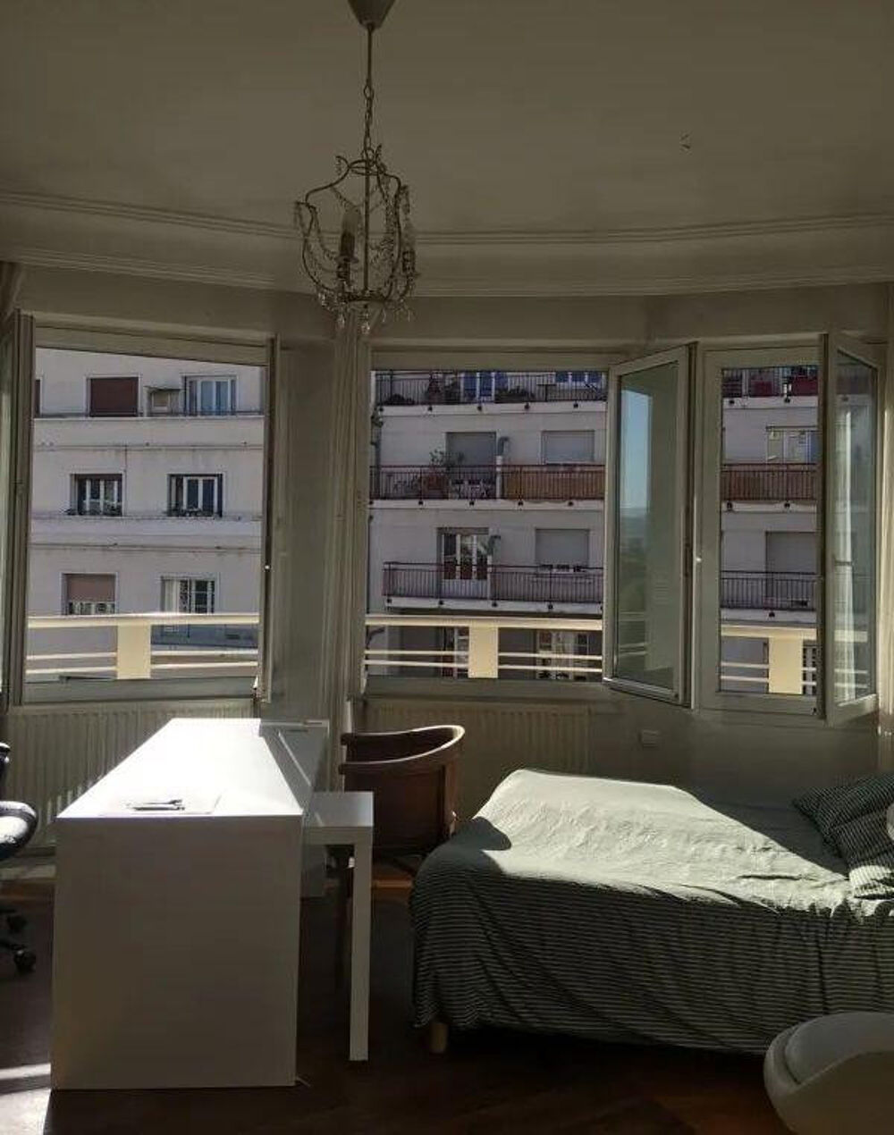 Location Appartement Beau studio meublé de 26m² Place Gustave Rivet Grenoble