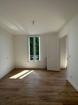  Appartement à louer 2 pièces 33 m²