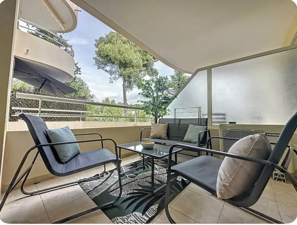 Location Appartement F2 meublé design Cannes