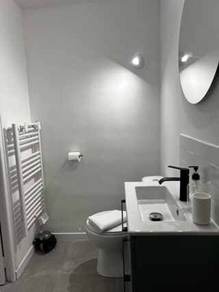 Location Appartement Rénové en CV avec clim / lave linge / box internet Aix-en-provence