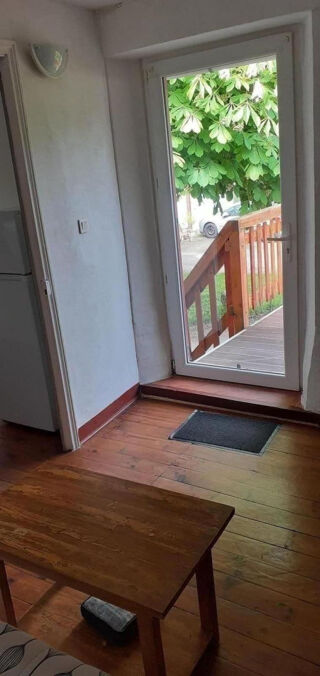 Location Appartement Loue petit appartement sympa avec jolie vue. Rochebrune