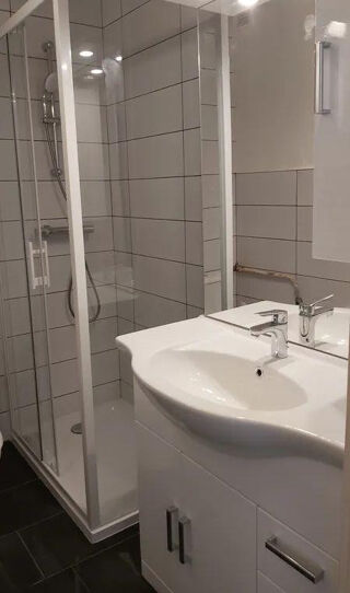 Location Appartement Beau studio 20m² Rue des Champs-Elysées Grenoble Grenoble