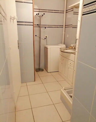 Location Appartement Beau studio meublé de 34m² proche Père Lachaise Paris 20