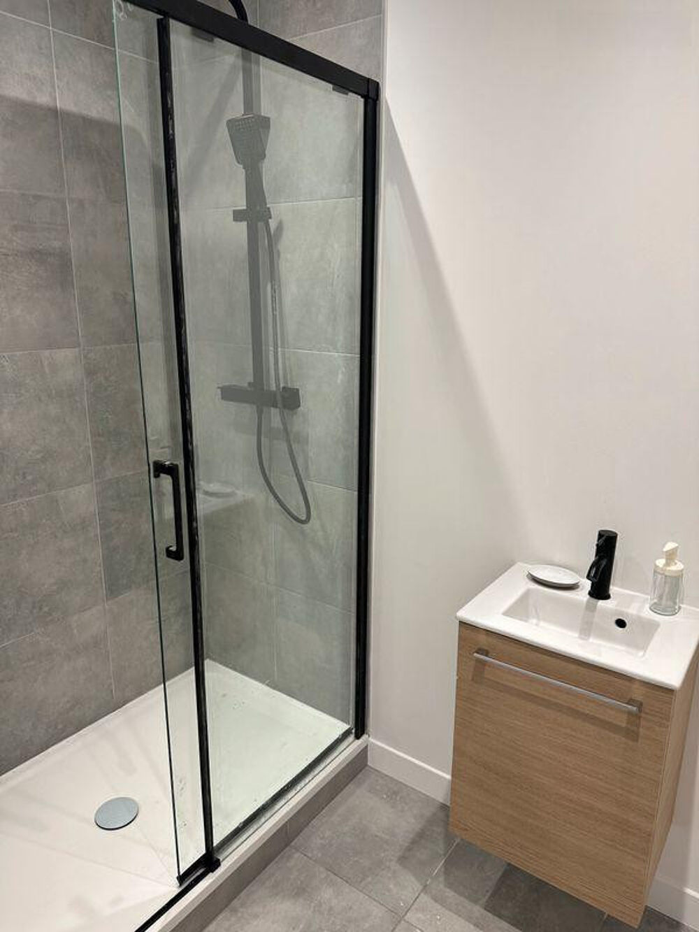 Location Appartement Beau studio meublé et rénové 26m² Angers