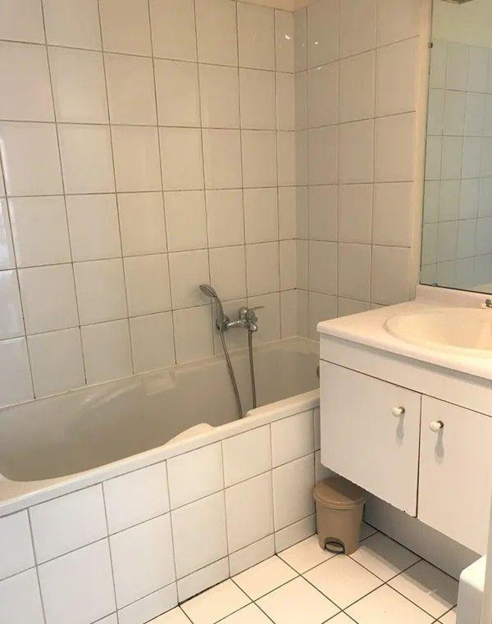 Location Appartement Beau F2 40m² meublé avec grand balcon Courbevoie