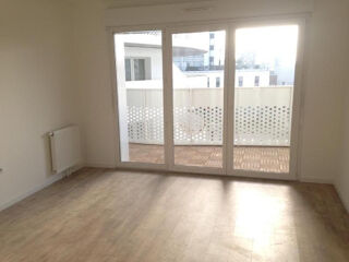 Location Appartement T2 avec balcon+ parking à Issy les Moulineaux Issy-les-moulineaux