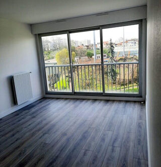 Location Appartement Grand T3 à Ivry-sur-Seine parking et cave Ivry-sur-seine