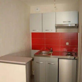 Location Appartement Beau studio meublé 32m² avec balcon Bordeaux