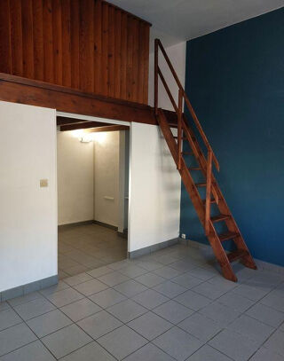  Appartement à louer 2 pièces 27 m²