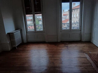 Location Appartement Beau F3 115 m² situé à côté de la gare Châteaureux Saint-Étienne
