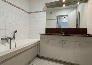  Appartement à louer 2 pièces 45 m²