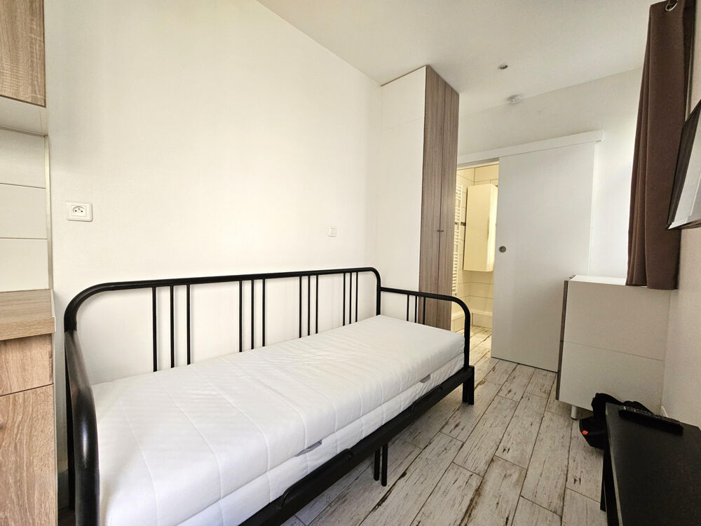 Vente Appartement Studio rénové rue piétonne au calme Paris 14