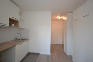 Location Appartement Magnifique studio Courbevoie proche La Défense Courbevoie