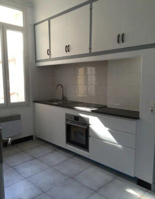 Location Appartement Beau 2P meublé et rénové 48m² avec balcon Marseille 7