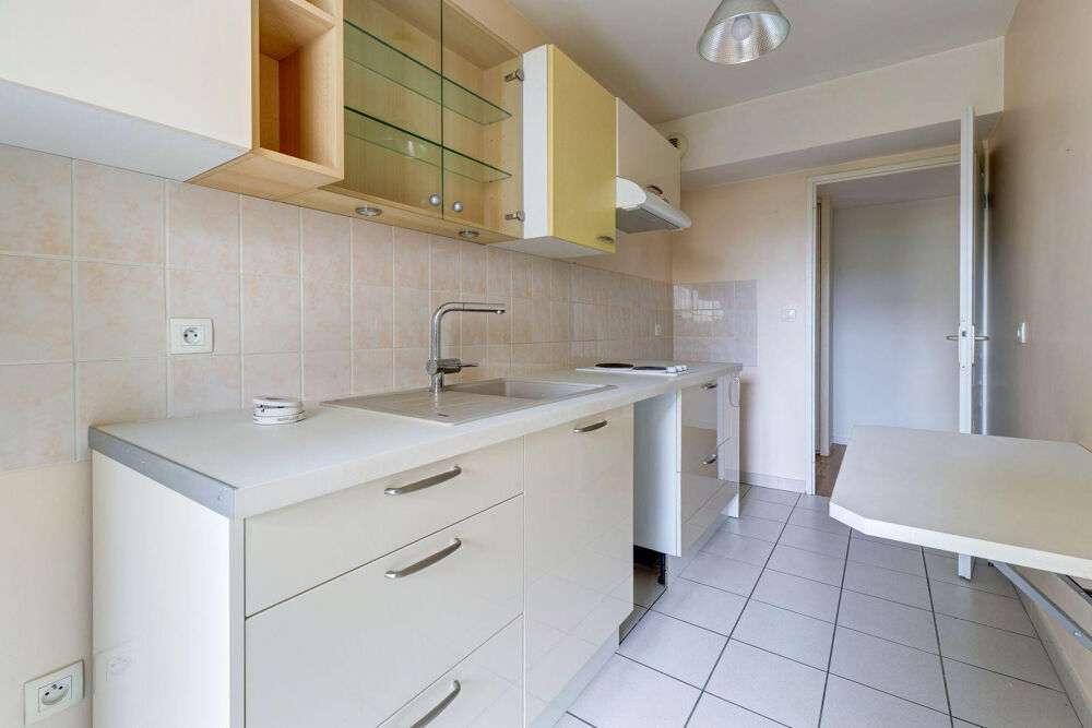 Location Appartement Deux Pièces Reims - proche sciences po. Reims