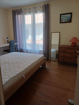   Colocation chambre avec balcon privatif. Le passage