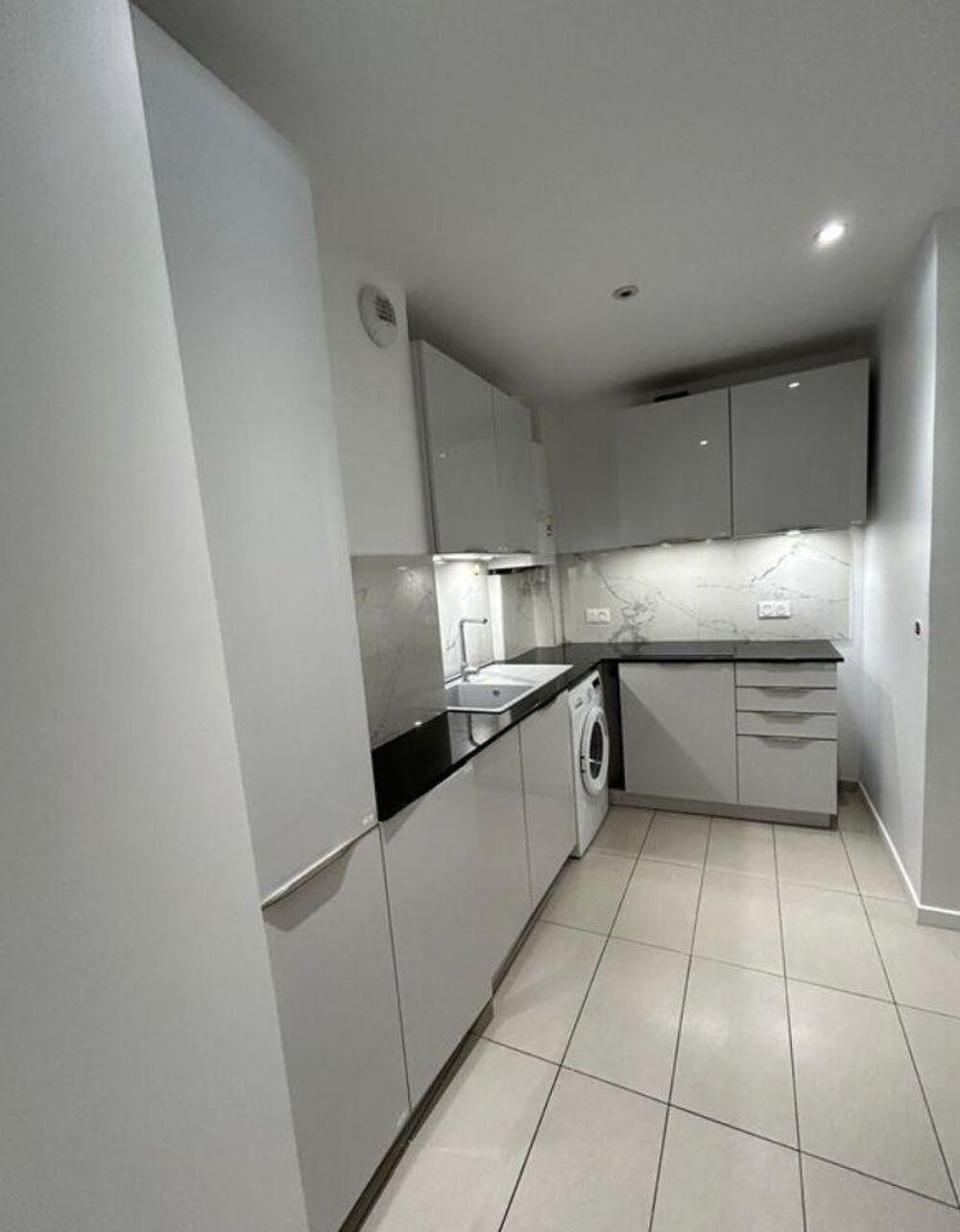   Chambre avec douche disponible immédiatement Puteaux