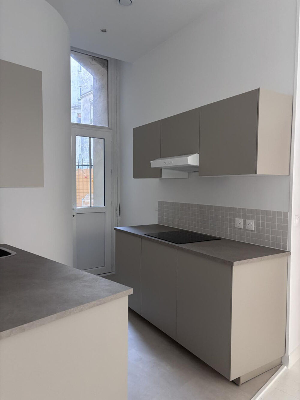 Location Appartement Beau 3P 45m² entièrement rénové Paris 18