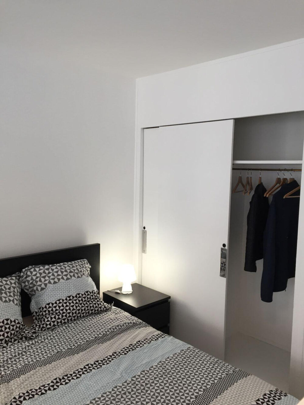 Location Appartement Grand studio meublé 34,55 m², lumineux, baignoire Paris 15
