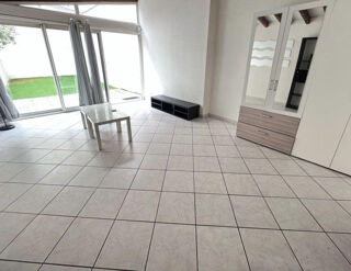  Appartement à louer 2 pièces 65 m²