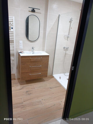 Location Appartement Loft style atelier rdc dans village Hauterives