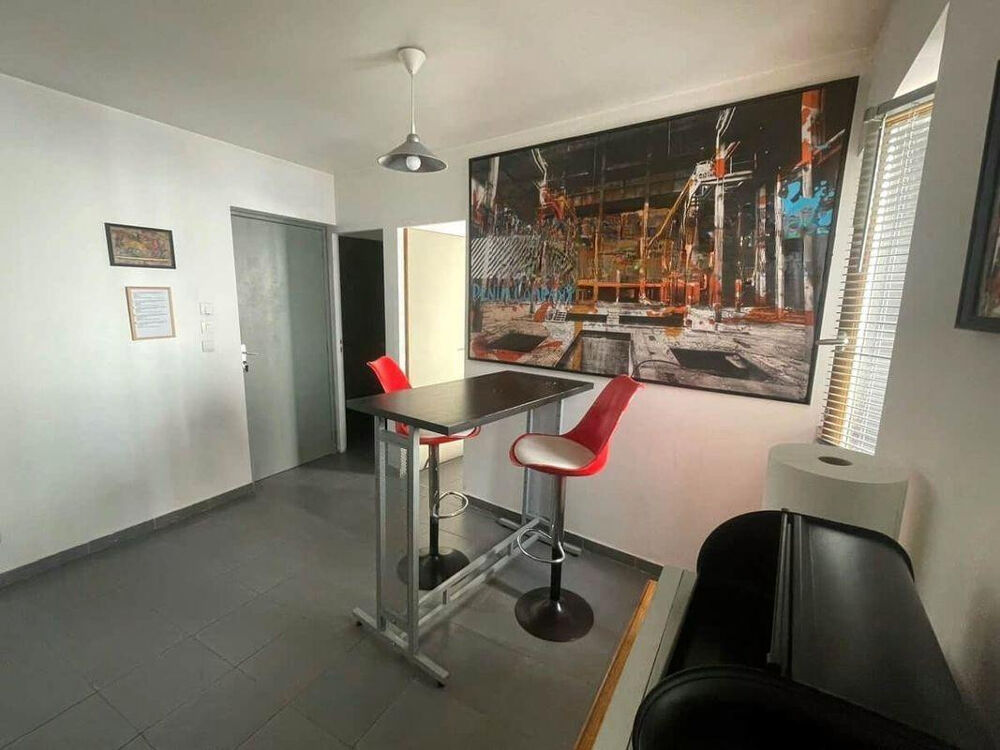 Location Appartement Beau 2P 28m² Belsunce Marseille 1