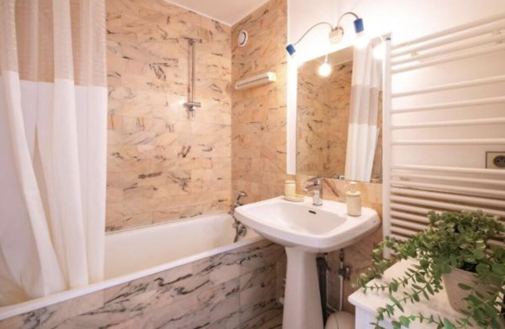 Location Appartement Superbe T2 meublé de 48 m² avec balcon – Paris 9e Paris 4