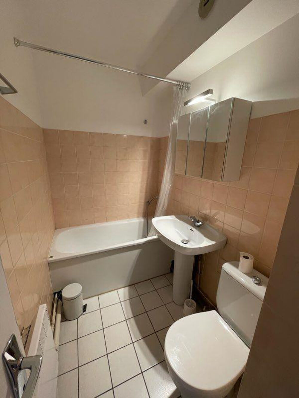 Location Appartement Beau studio meublé 22m² rue Ponsardin Reims