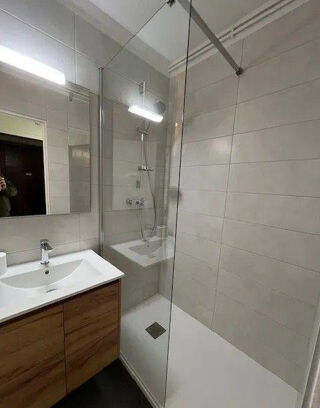 Location Appartement Beau studio meublé et rénové 23m² Grenoble