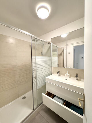 Location Appartement T4 meublé dans une résidence calme et sécurisé . Aubagne