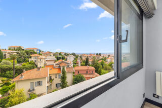  Appartement à louer 2 pièces 72 m²