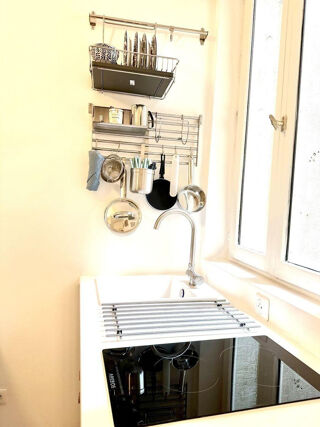 Location Appartement Beau studio meublé 11m² refait à neuf Paris 10