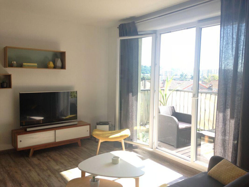 Location Appartement Beau T3 Meublé 66m² avec balcon Bordeaux