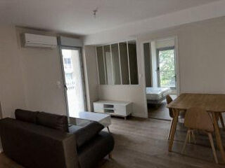  Appartement à louer 2 pièces 32 m²