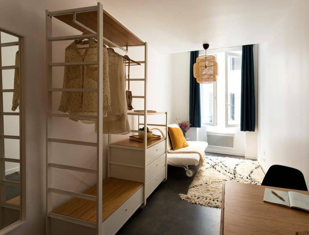 Location Appartement Superbe studio 20m² meublé et rénové Plein centre Marseille 1
