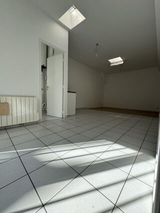 Location Appartement Studio 30m² de plain pied entièrement repeint Nantes