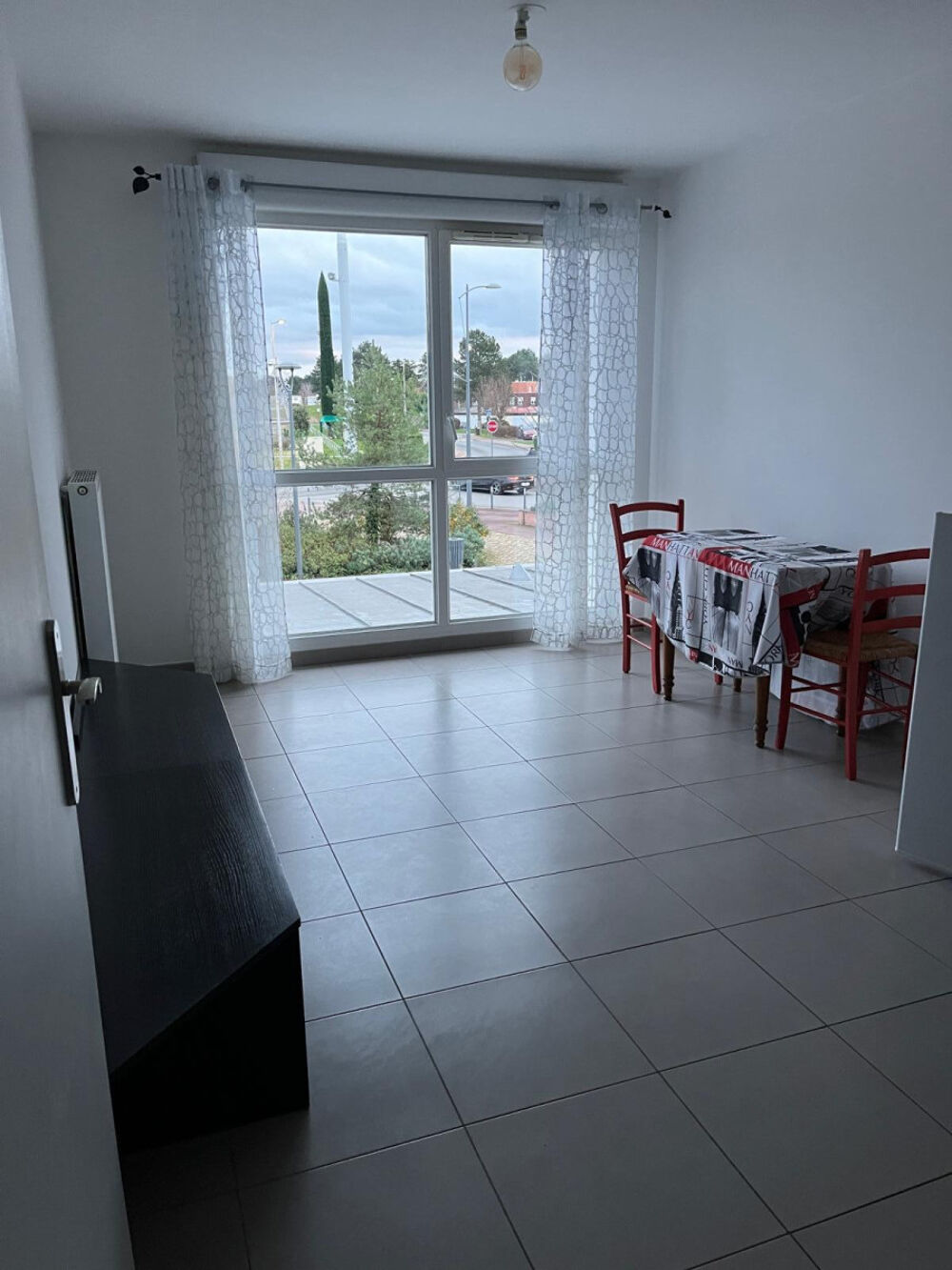 Location Appartement ? APPARTEMENT MEUBLÉ + PARKING COUVERT Bondoufle