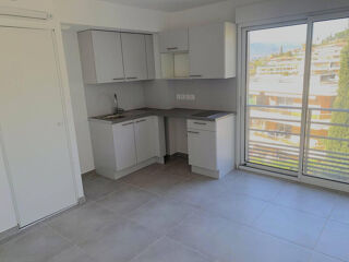 Location Appartement Beau studio NEUF avec terrasse NICE LANTERNE Nice