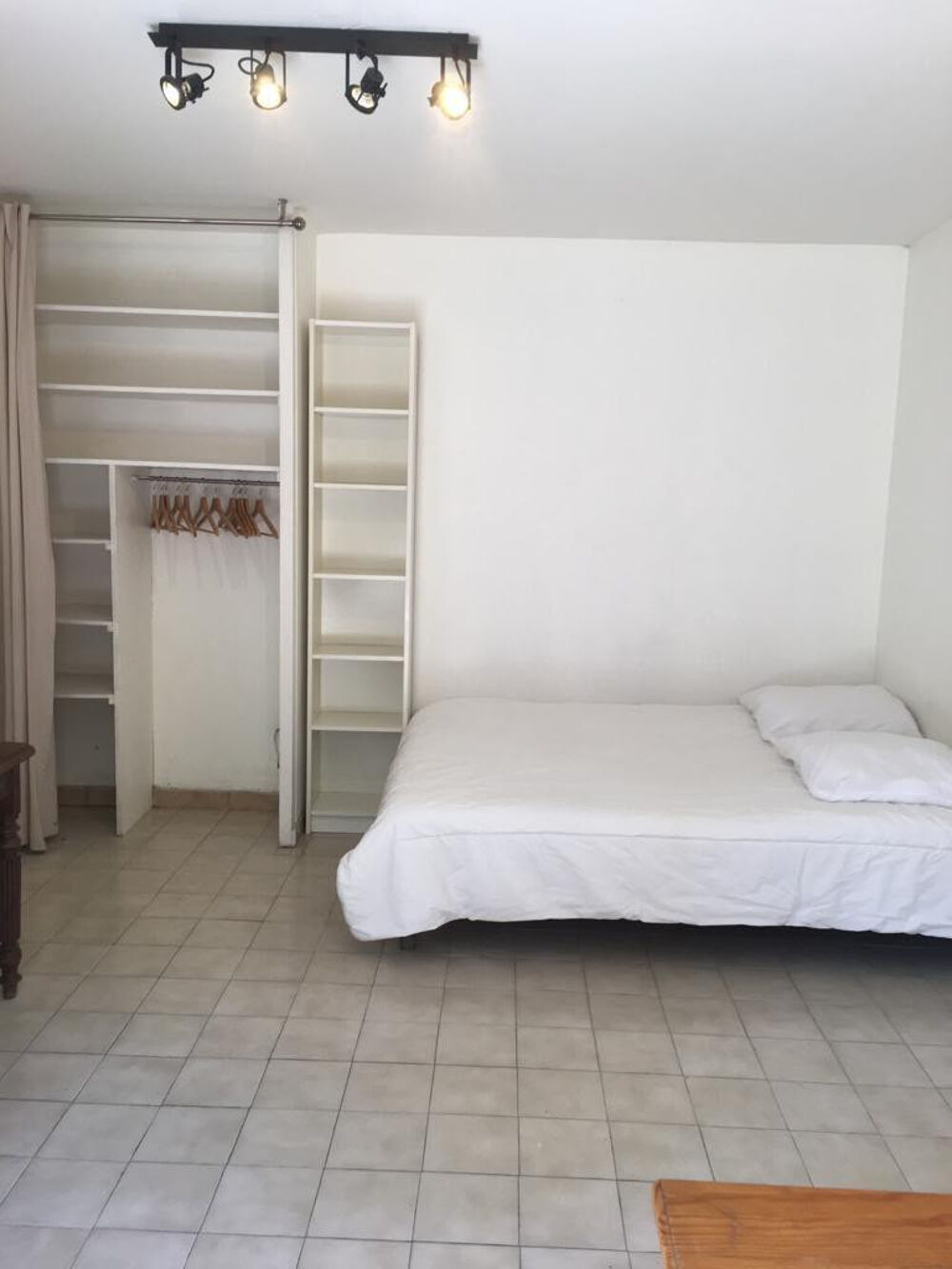 Location Appartement Studio au calme dans cour privative Lyon 8