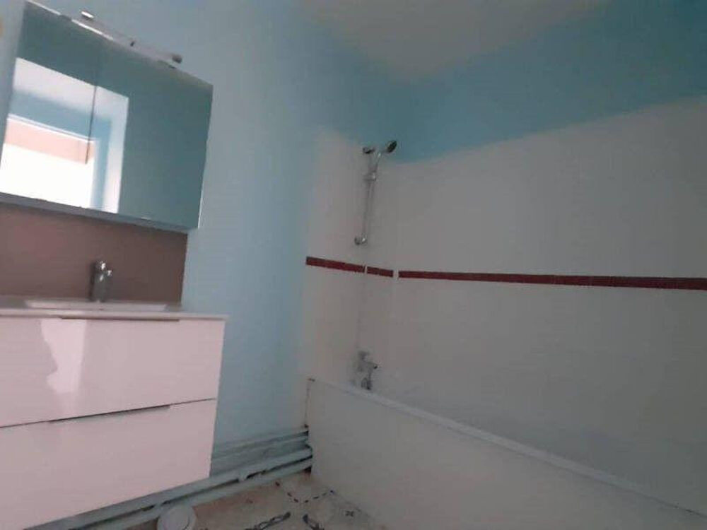 Location Appartement Studio Paris 19ème avec balcon Paris 19