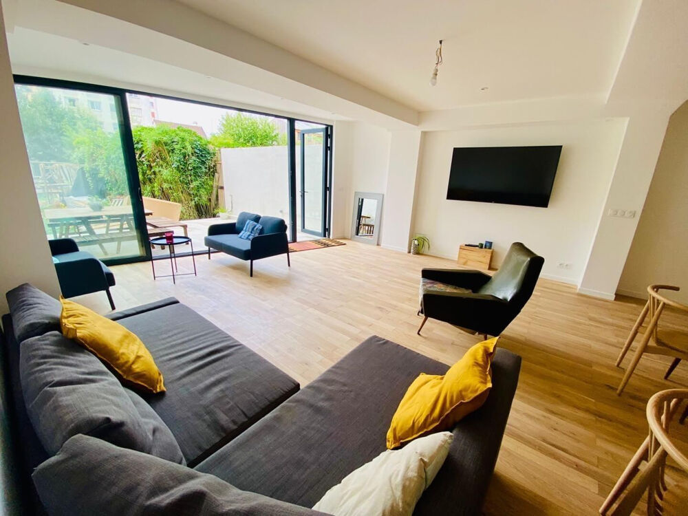   Magnifique coliving 250m² metro Gainsbourg M11 Paris 20