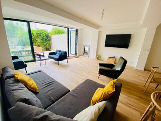   Magnifique coliving 250m² metro Gainsbourg M11 Paris 20