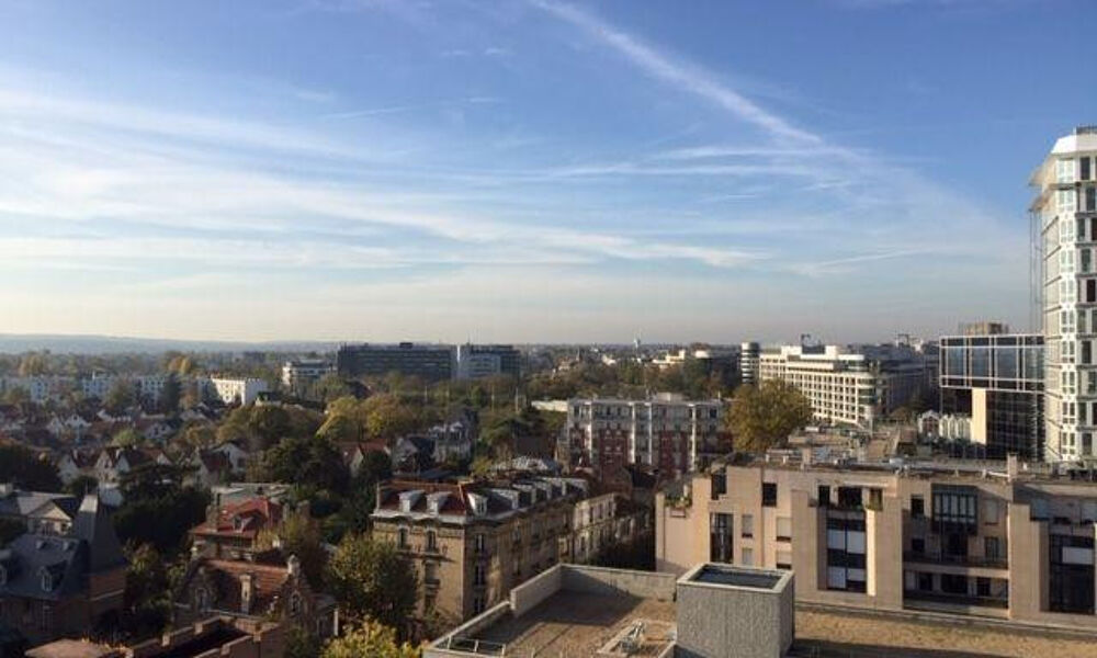 Location Appartement Studio en étage élevé à Rueil proche RER Rueil-malmaison