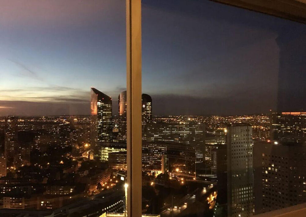 Location Appartement Studio au sommet de la Tour Défense 2000 Puteaux