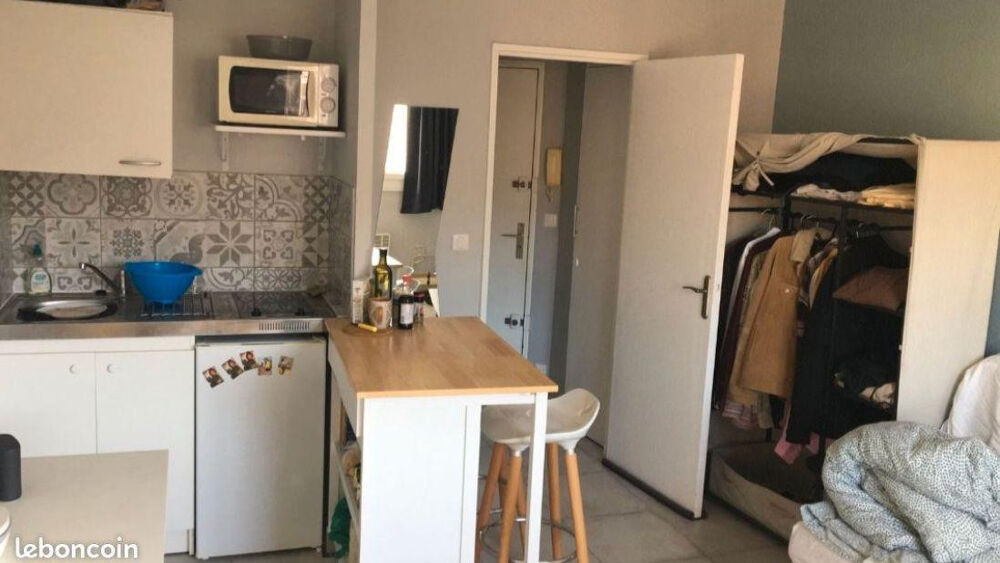 Location Appartement A louer Studio haut de Breteuil / vue notre dame d Marseille 6