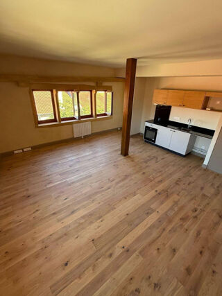 Location Appartement DUPLEX NEUF 70 M² - VUE CATHÉDRALE - ASCENSEUR Metz