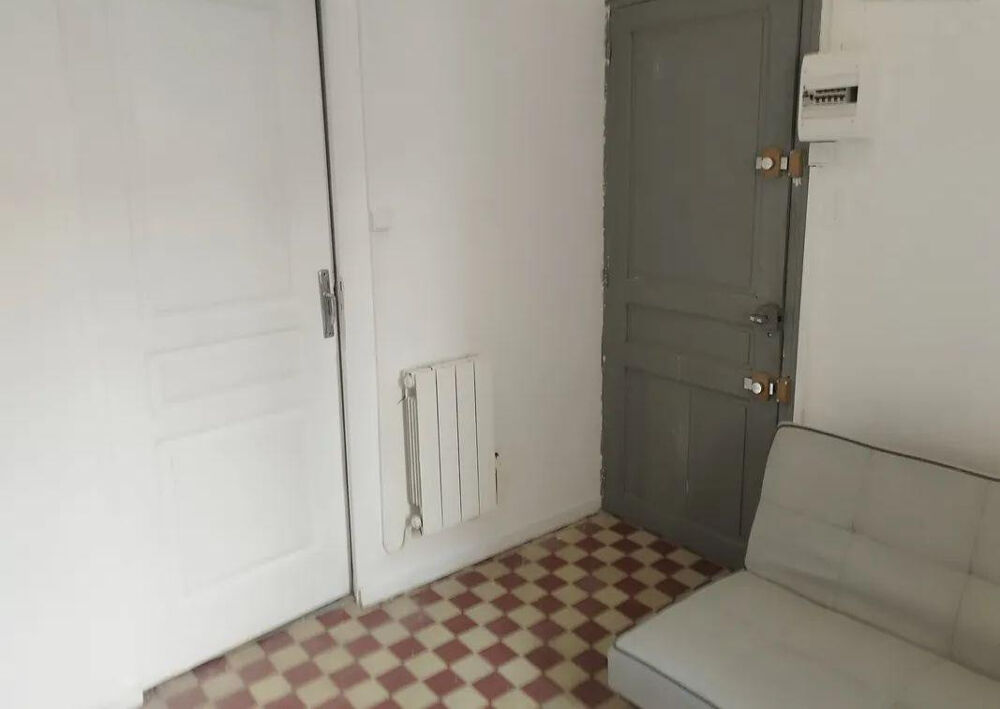 Location Appartement Studio 16 m2 meublé rdc avec courette à Perpignan Perpignan